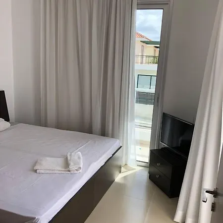 2 Bedrooms With Wifi At 3 Km Away From The Beach