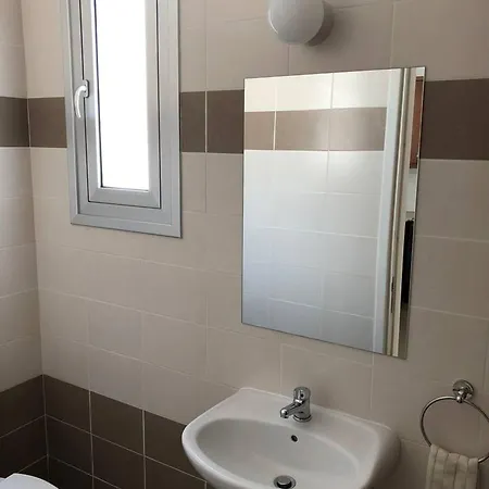 2 Bedrooms With Wifi At 3 Km Away From The Beach *