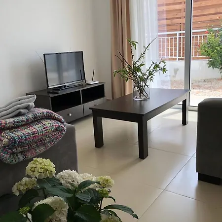 Villa 2 Bedrooms With Wifi At 3 Km Away From The Beach *