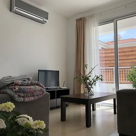Willa 2 Bedrooms With Wifi At 3 Km Away From The Beach Peja